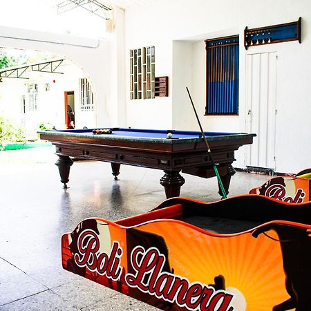 Club Bella Suiza - Carlos Ossa Escobar Marsella  Exterior foto