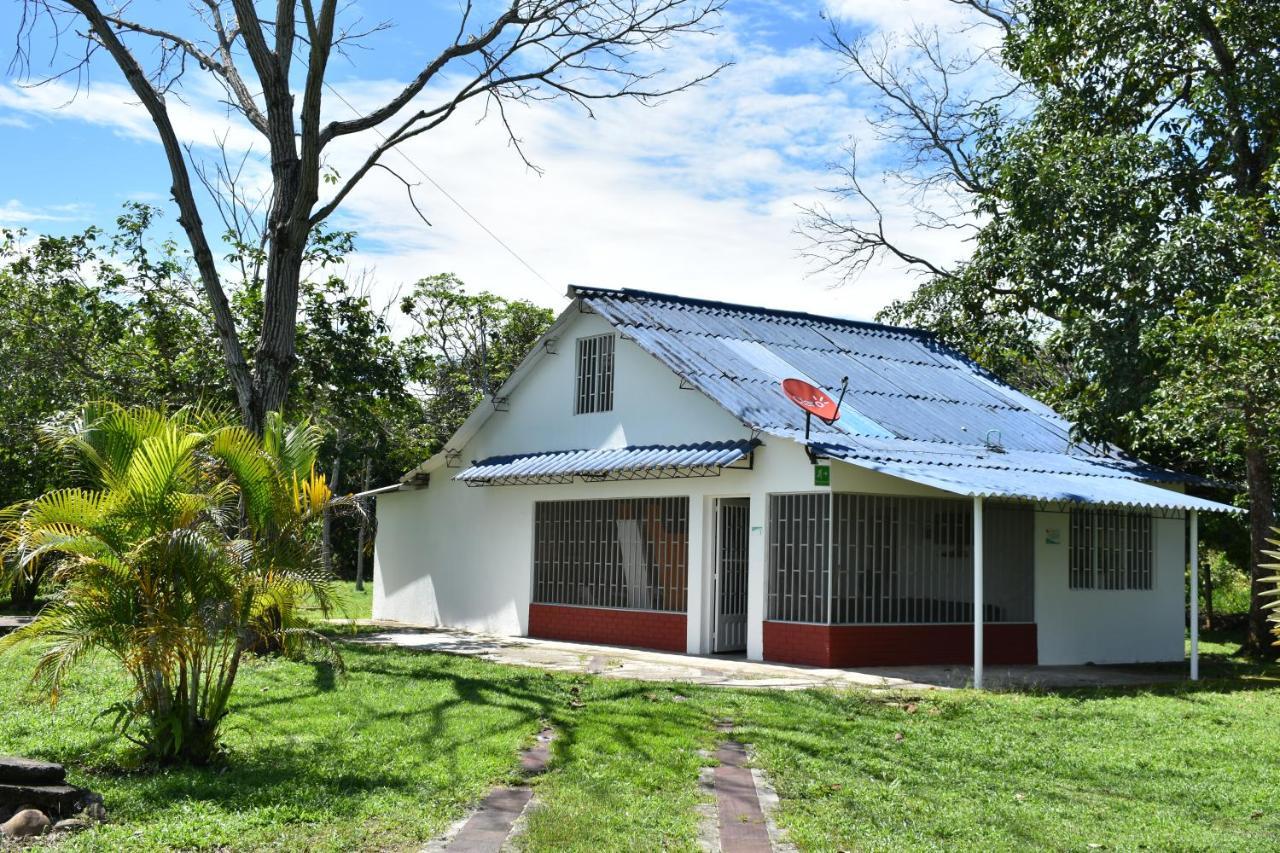 Club Bella Suiza - Carlos Ossa Escobar Marsella  Exterior foto